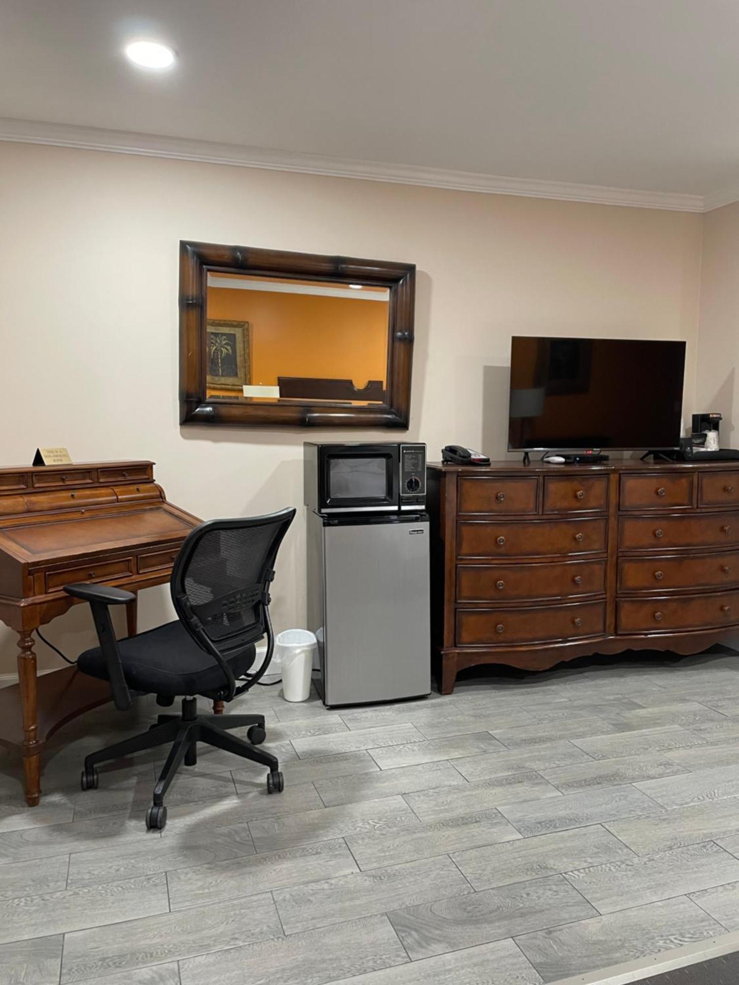 Howard Johnson By Wyndham Ridgecrest, Ca Dış mekan fotoğraf